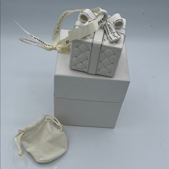 Pandora Other - Pandora Cream Quilted Gift Box Bag Ceramic Charming Beautiful Exciting